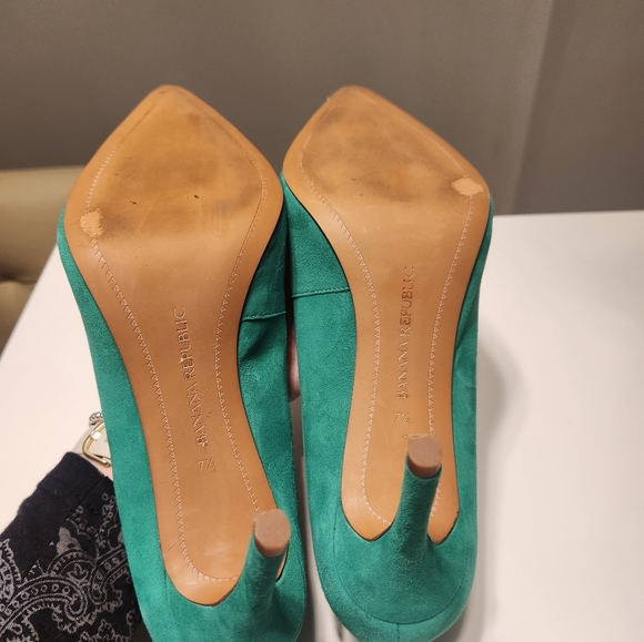 BNIB Banana Republic Madison Round 12-Hour Pump 7.5 Grassgreen - Picture 5 of 6